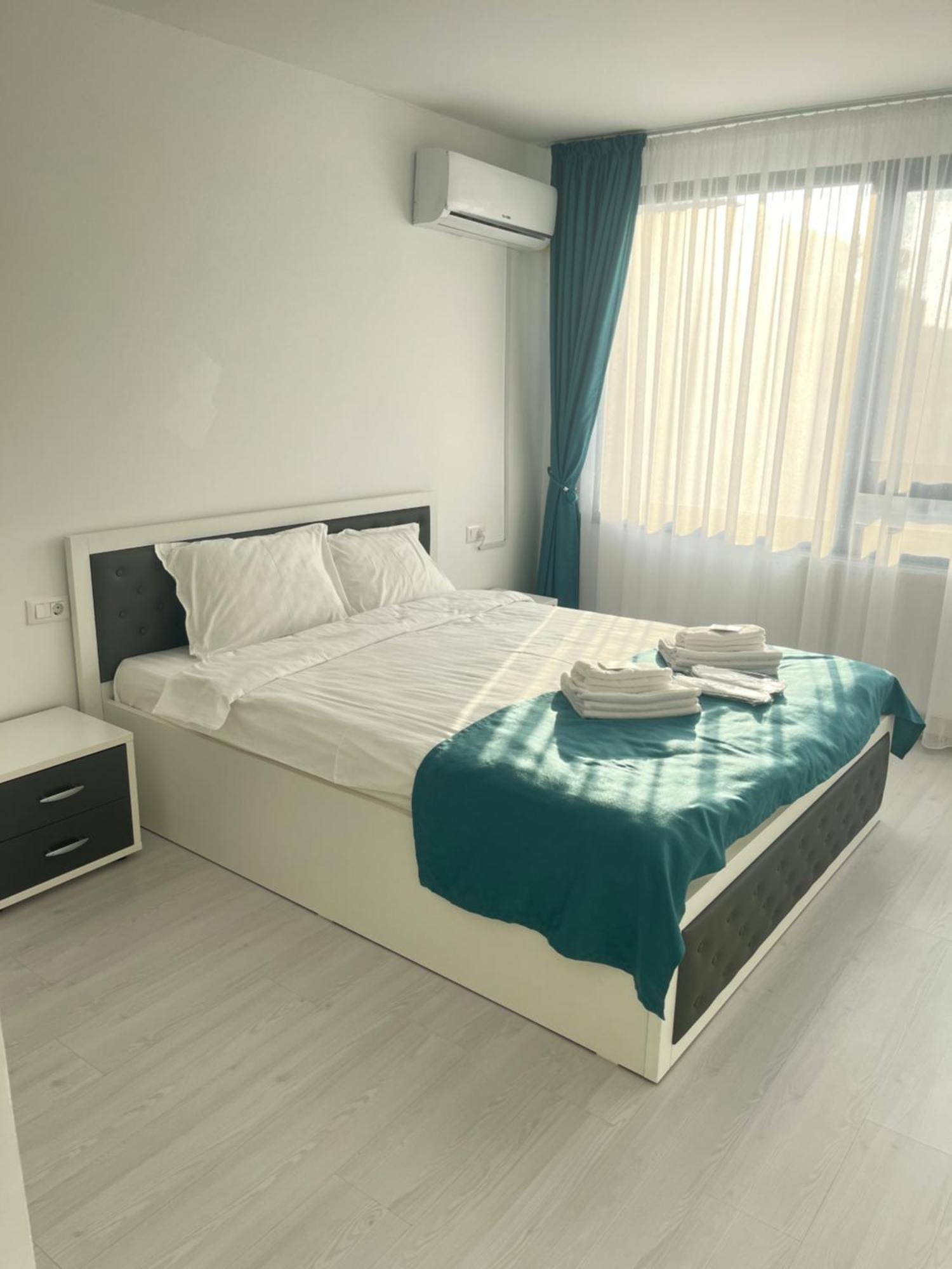 Hotel Palas Grand View Jászvásár Kültér fotó