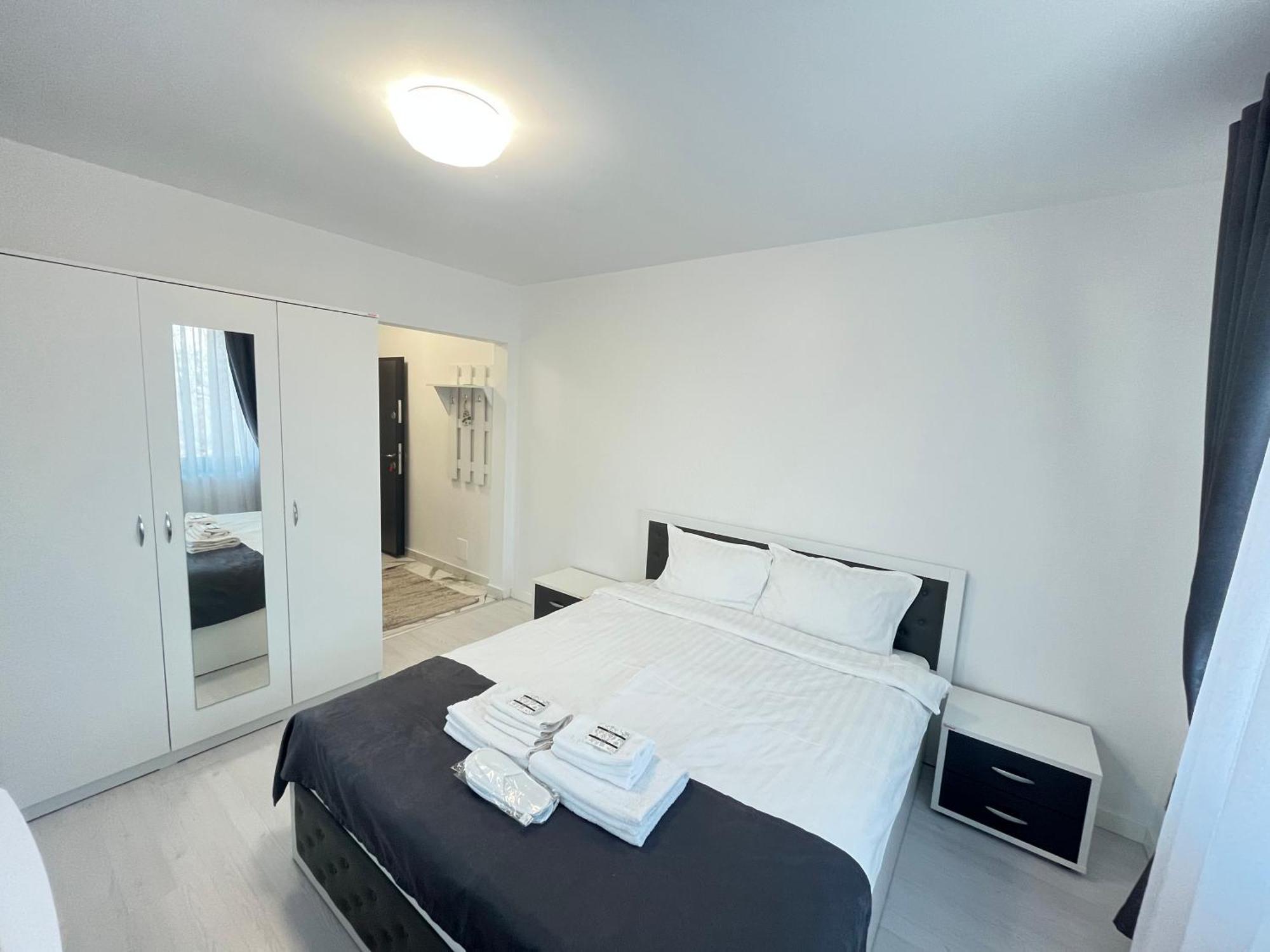 Hotel Palas Grand View Jászvásár Kültér fotó