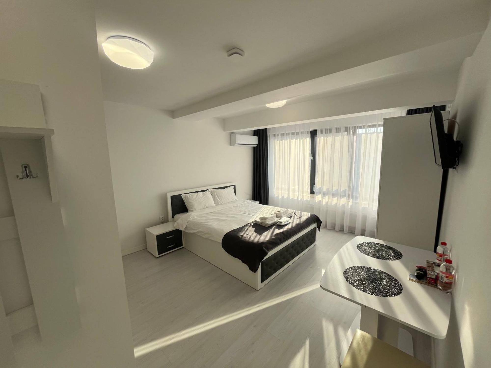 Hotel Palas Grand View Jászvásár Kültér fotó
