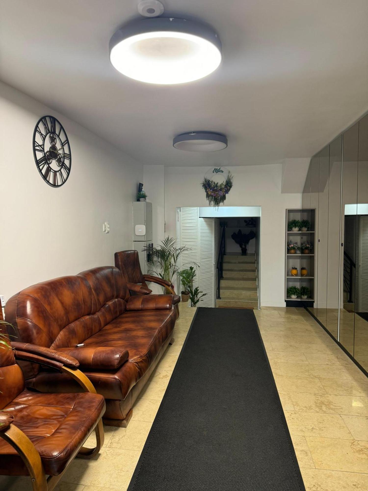 Hotel Palas Grand View Jászvásár Kültér fotó