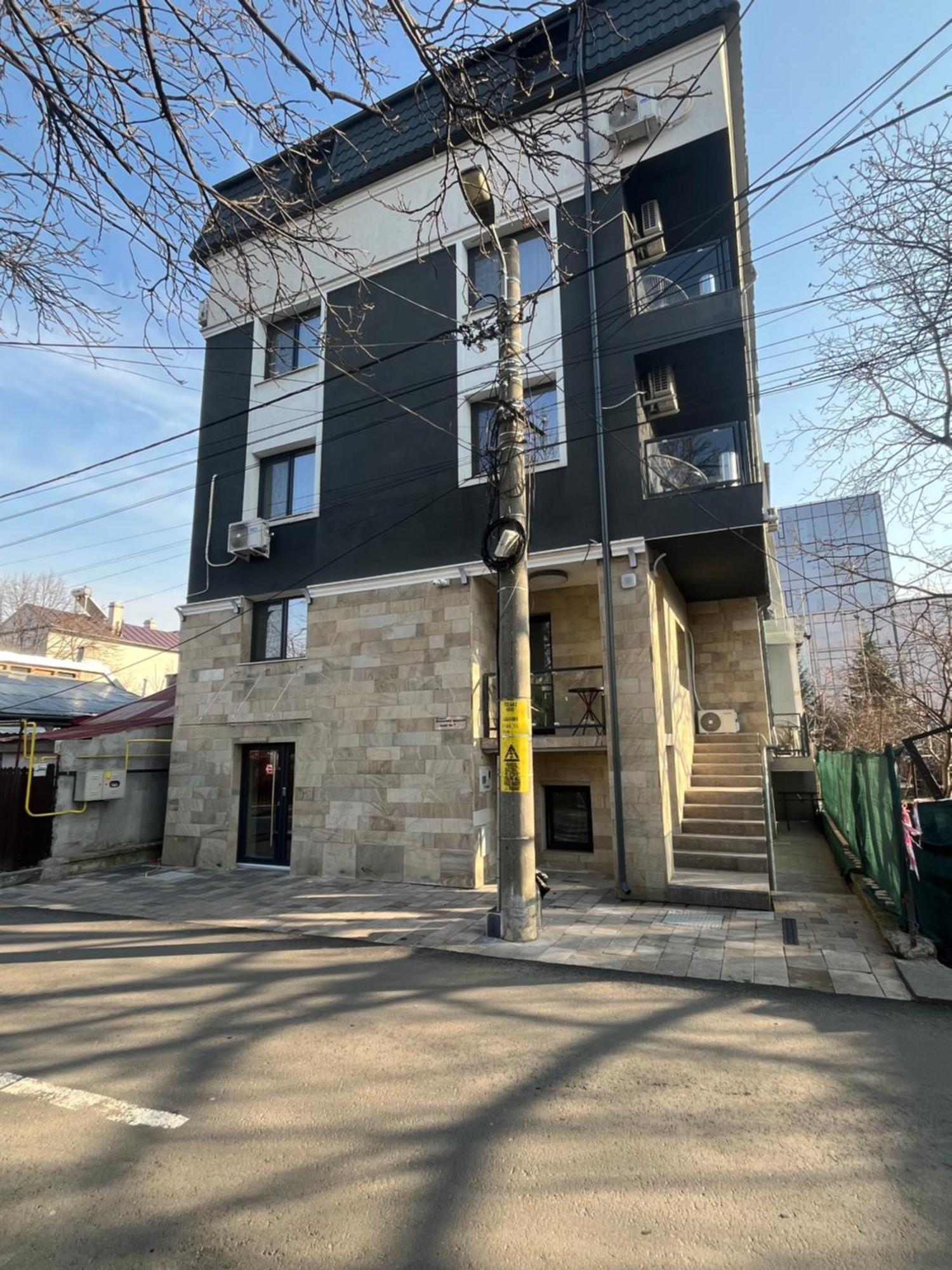 Hotel Palas Grand View Jászvásár Kültér fotó