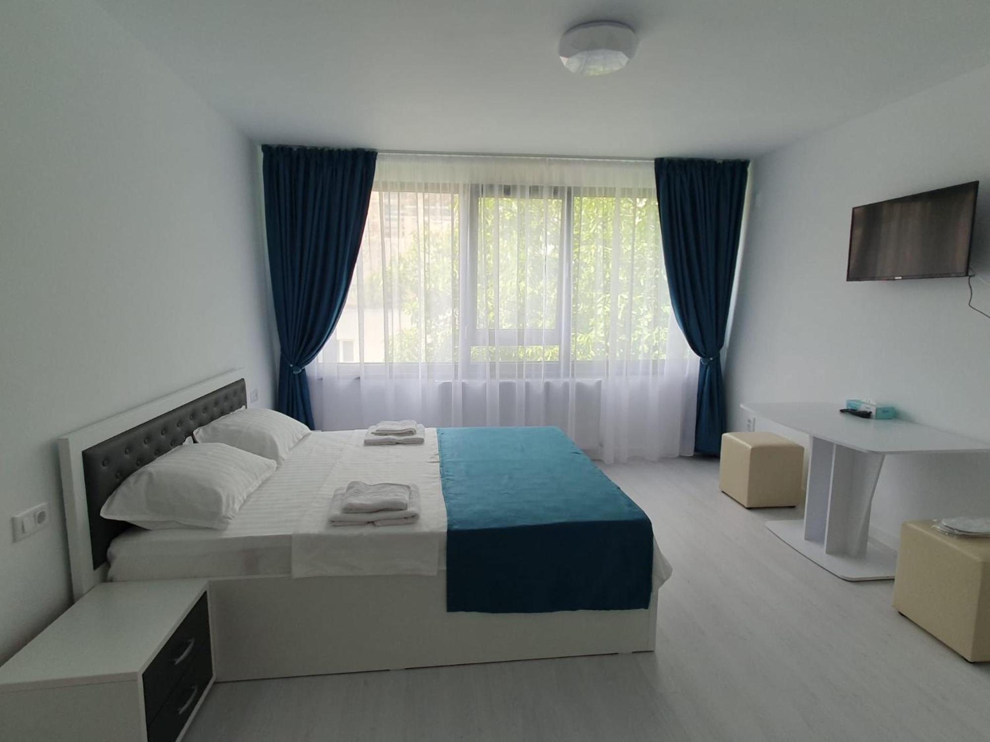 Hotel Palas Grand View Jászvásár Kültér fotó